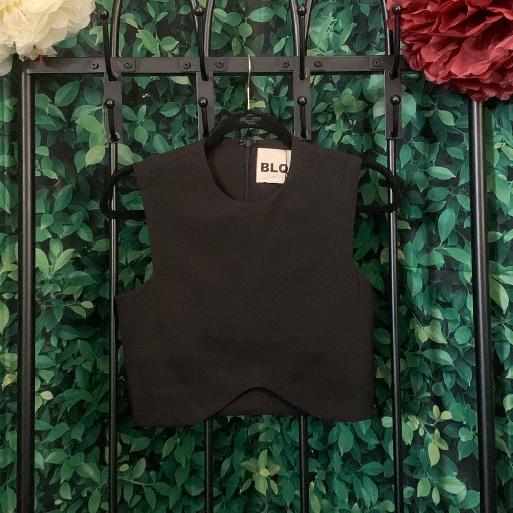 NWT Black Crop Top 🔥🖤
